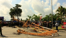 Sập cần cẩu, một người bị đè chết