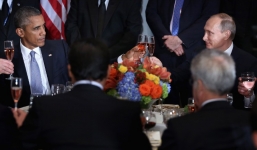 Vụ khủng bố Paris tác động thế nào đến quan hệ Nga - Mỹ?