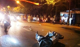 Hiện trường vụ tai nạn xe máy tông nhau nát đầu, 2 người nguy kịch