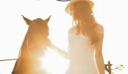 Facebook sao Việt: Hồ Ngọc Hà bất ngờ mặc váy cưới