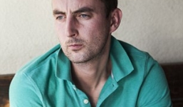 Người đàn ông bỏ ra 16 tỷ đồng cho 'nhà ngoại cảm' để 'nối duyên' với tình cũ