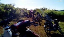 Phát hiện xác người đàn ông trong bụi dã quỳ