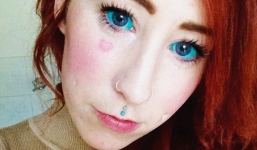 Video: Những 'dị nhân' của trào lưu nhuộm nhãn cầu ở Úc