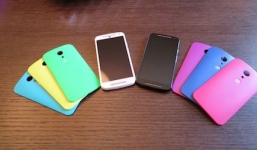 5 smartphone giá mềm làm quà tặng giáng sinh, năm mới