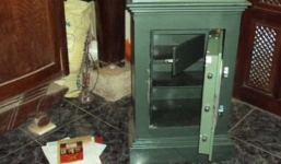 Trộm đột nhập, phá két sắt 'cuỗm' 19 cây vàng, 500 USD