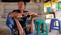 Cụ ông 'người cao su' ở Indonesia