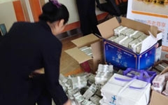 Mang 9 thùng tiền lẻ 1,4 tỷ đồng đi mua nhà