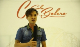 Lệ Rơi bất ngờ đi thử giọng sau khi về quê bán ổi