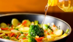 Những sai lầm dễ mắc phải khi sử dụng dầu ăn