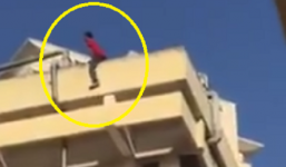 Nam sinh nghi 'ngáo đá' nhảy từ tầng 4 xuống đất