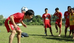 Video: Công Phượng, Xuân Trường thể hiện kĩ năng tâng bóng điệu nghệ