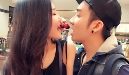 Facebook sao Việt: Hương Tràm đăng ảnh tình cảm bên Quang Hà