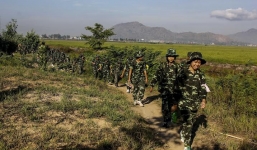 Học kỳ trong quân đội: 'Chiến sĩ nhí” trải nghiệm tuần tra biên giới