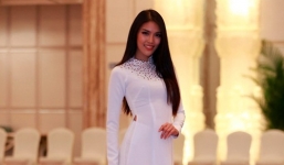 Lan Khuê kêu gọi khán giả bình chọn để tiến vào phần thi ứng xử Miss Word 2015