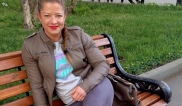 Nữ vận động viên  bạc trắng đầu vì ham tập thể hình