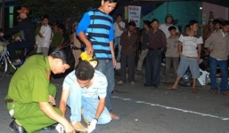 2 thanh niên chở xác người vứt ở đầu hẻm rồi tẩu thoát