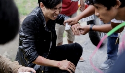 Lý Hải gặp nạn, thoát chết trong gang tấc trước đầu xe tải