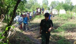 Thi thể người phụ nữ ghi số đề dưới kênh nước