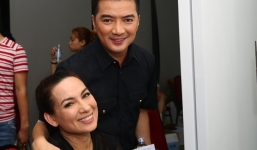 Đàm Vĩnh Hưng ôm Phi Nhung tình cảm