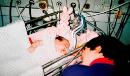 Bố mẹ hoảng hốt khi con bị lấy cắp nội tạng sau 23 năm