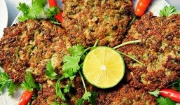 Chả rươi 1 triệu/kg, người Hà Nội xếp hàng mua không có bán