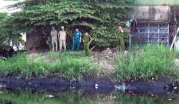 Đau đớn phát hiện thi thể vợ đang mang bầu 9 tháng dưới kênh