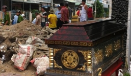 Đại gia Cà Mau mang quan tài đi “giải quyết” tranh chấp đất