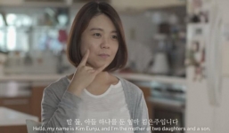 Video: Mẹ câm 'hát' mừng sinh nhật con gái lay động hàng triệu người