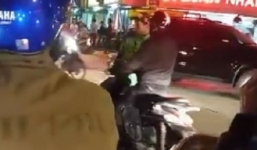Nam thanh niên rồ ga phóng xe định đâm vào dân phòng