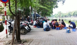 Quán nước Hồ Tây thu hàng cây vàng mỗi tháng