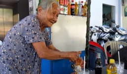 Cụ bà gần 90 tuổi gốc miền Tây có thể nói được 4 ngoại ngữ