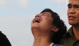 Tiếng khóc xé lòng của người thân ngư dân bị bắn ở Trường Sa