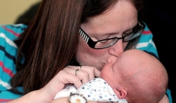 Bà mẹ sinh con hai ngày sau khi biết tin có thai