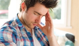 Chàng trai chỉ nghe được giọng phụ nữ sau khi bị cảm lạnh