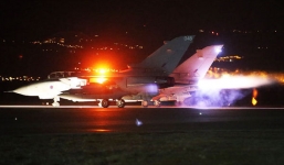 Video: Chiến đấu cơ Anh rời căn cứ đi tiêu diệt IS