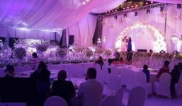 Đám cưới xa xỉ của con trai đại gia 'lâu đài gà vàng' 300 tỷ