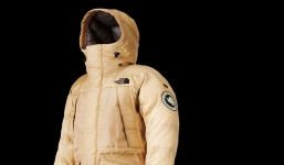 Trình làng áo khoác tơ nhện nhân tạo 'siêu ấm' đầu tiên thế giới