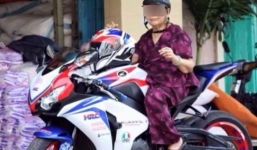 Cụ bà cưỡi xe phân khối lớn khiến cư dân mạng thích thú