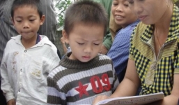 Những đứa trẻ chưa đi học đã đọc chữ vanh vách