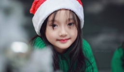 Bé gái Việt chụp ảnh Noel gây sốt cư dân mạng