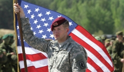 Mỹ tăng ngân sách quốc phòng, đáp trả Nga, trấn an đồng minh