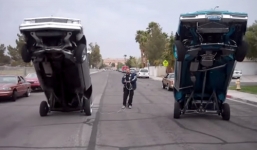 Video: Ôtô diễn xiếc như thú nhún