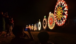 Đoàn tàu 'chở' không khí Giáng sinh độc đáo ở Canada