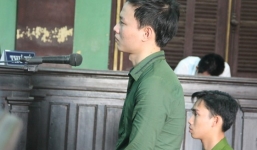 Bị kết án tử, “yêu râu xanh” đá vành móng ngựa, đạp bàn luật sư