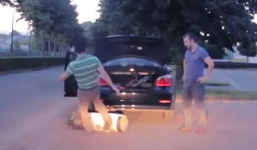 Chiêu giải quyết va chạm giao thông độc nhất vô nhị