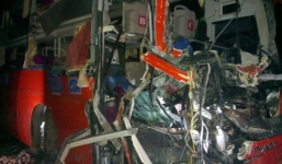 Hiện trường vụ tai nạn giao thông thảm khốc trên cao tốc Pháp Vân-Cầu Giẽ