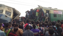 Ấn Độ: 2 tàu hỏa đâm nhau trực diện, hơn 100 người thương vong