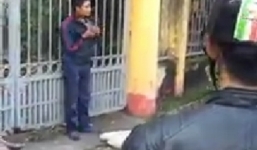 Thanh niên cướp xe máy không thành, cầm dao đòi tự tử