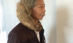 Mái tóc kỳ dị của cụ ông 16 năm không cắt