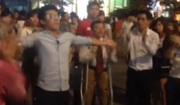 Tranh cãi gay gắt về clip “đa cấp tràn xuống phố đi bộ Nguyễn Huệ”